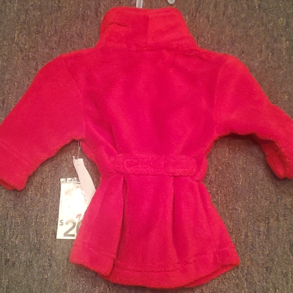 Robe - Picture 5 of 5